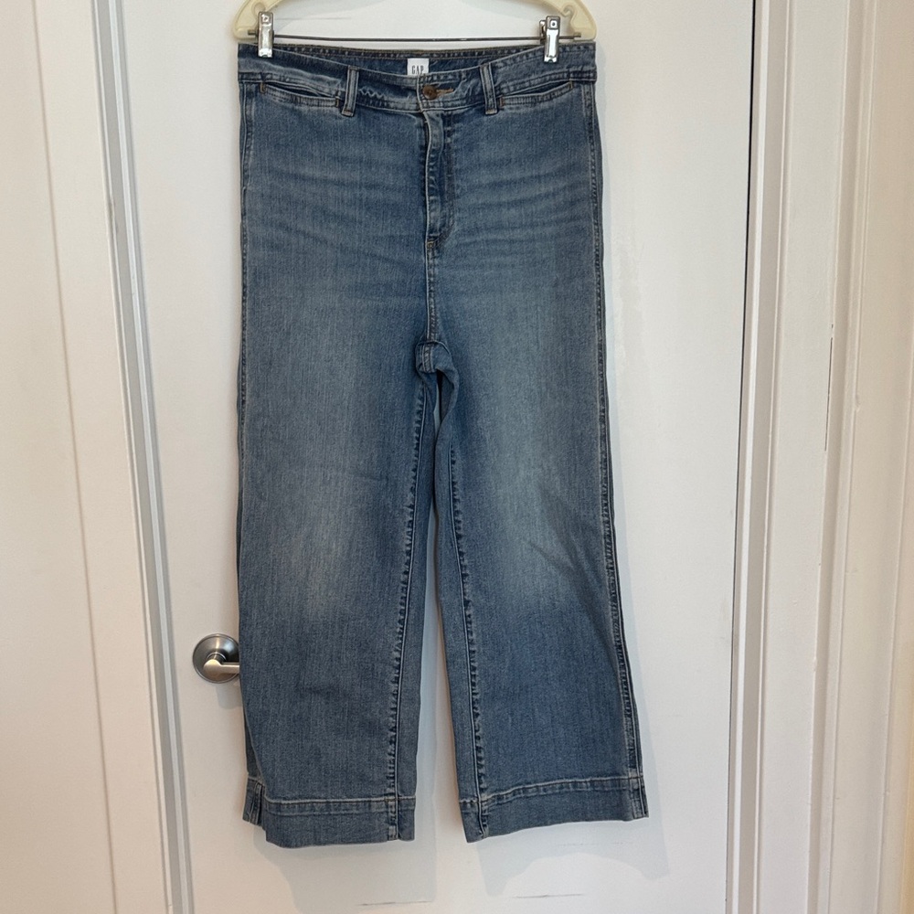 GAP Women's hi-rise crop trousers